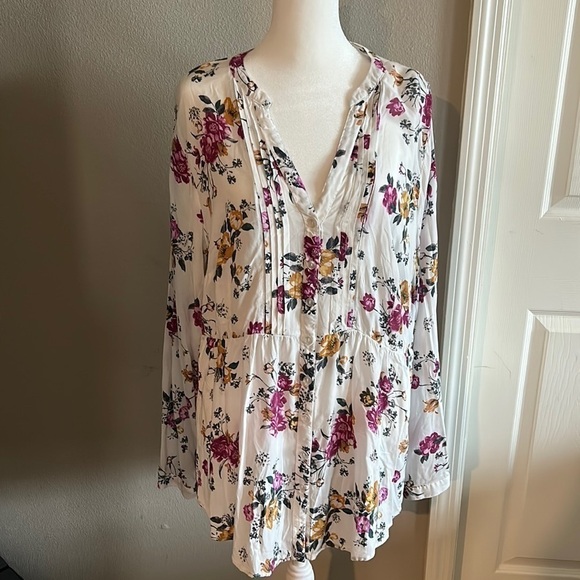 Torrid button down blouse size 2 - Picture 1 of 3